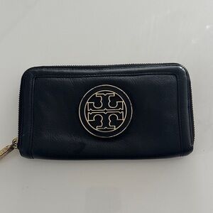 Tory Burch Black Leather Zip Wallet